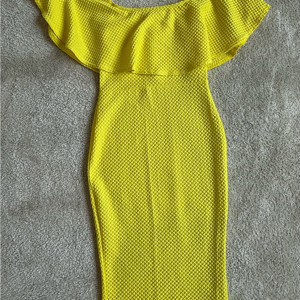 Chic Yellow Off-Shoulder Midi Dress